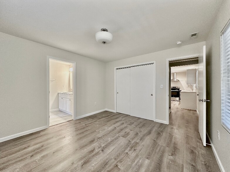 Building Photo - 604 Homeland Ave