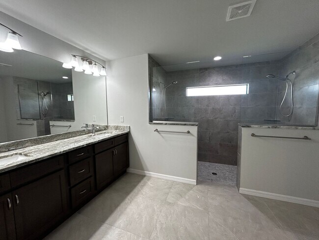 Building Photo - 1626 NW 42nd Pl