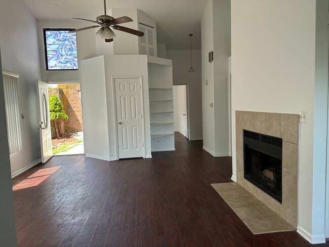 Building Photo - 1002 Pheasant Run Ln