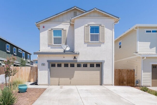 Building Photo - Newer home in beautiful Winters!