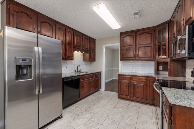 Building Photo - 102 Bordeaux Ln