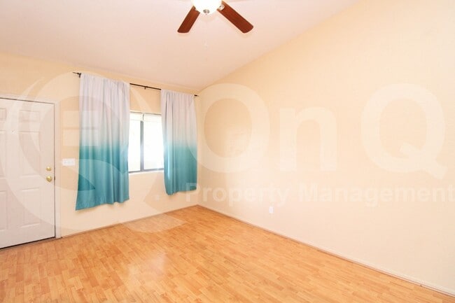 Building Photo - 3301 E Earll Dr