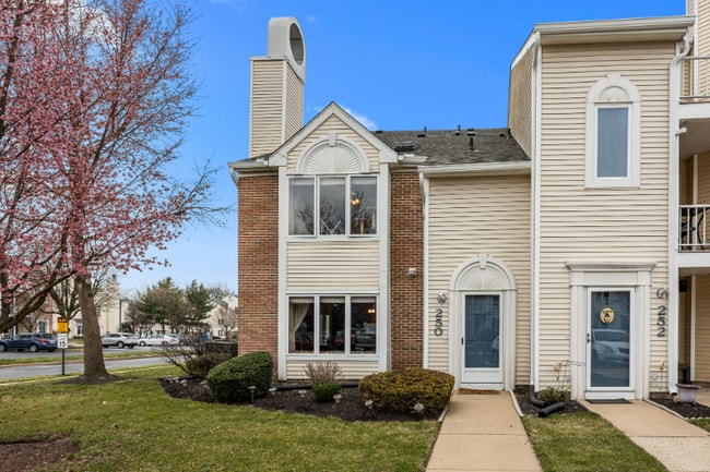 Building Photo - 250 Juanita Ct