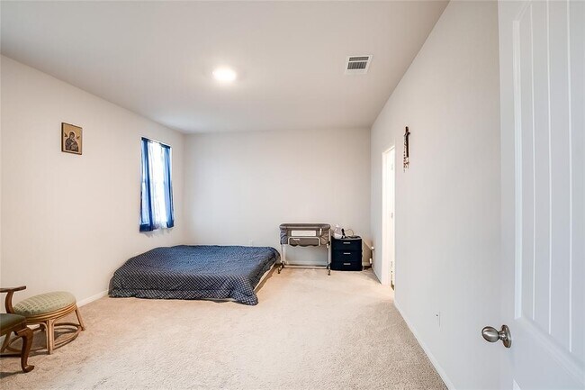 Building Photo - 908 Vogel Dr