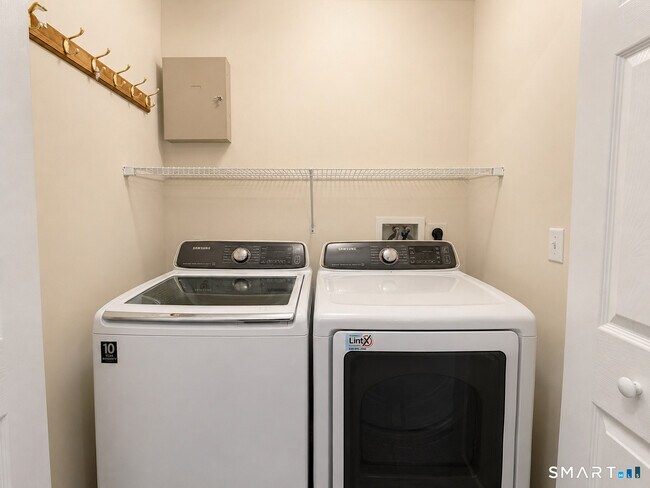 Building Photo - 1401 Briar Woods Ln