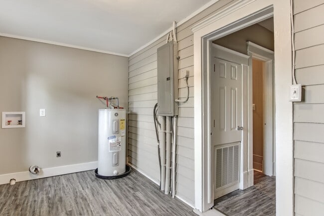 Building Photo - 513 E 36th St