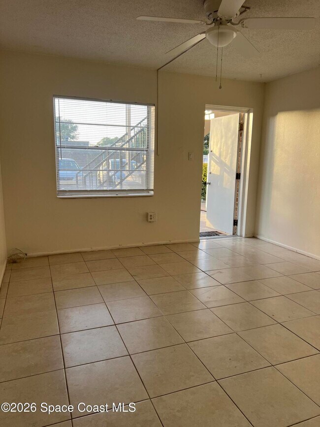 Building Photo - 190 E Olmstead Dr