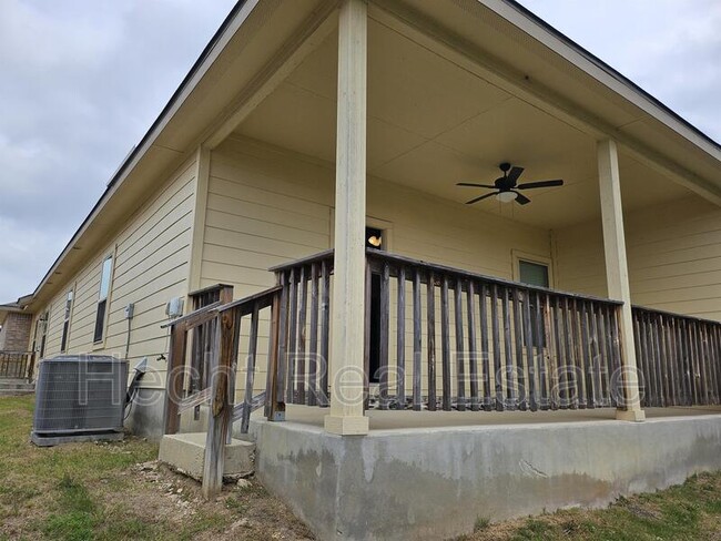 Building Photo - 222 Stacy Ln