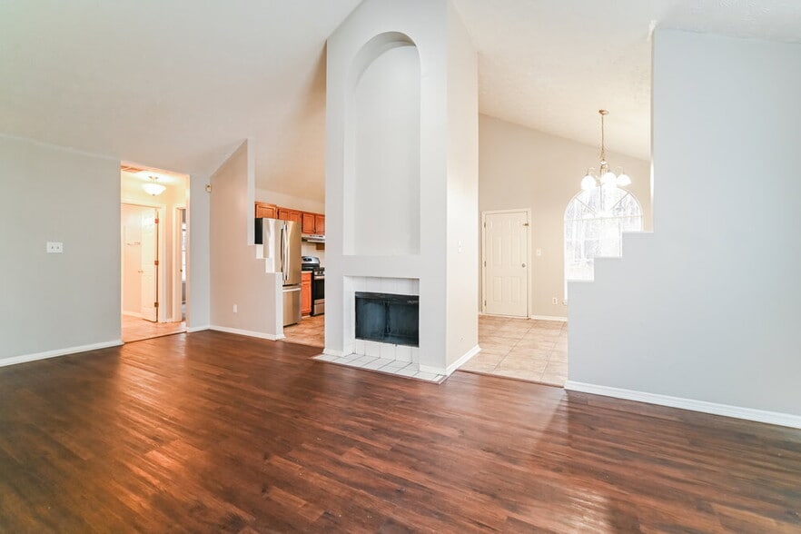 Building Photo - 3069 Oakvale Heights