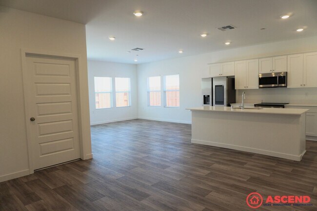 Building Photo - 8206 Wandesford Dr