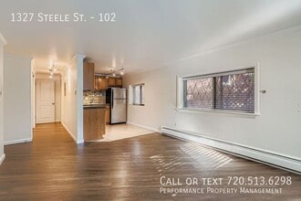 Building Photo - 1327 Steele St