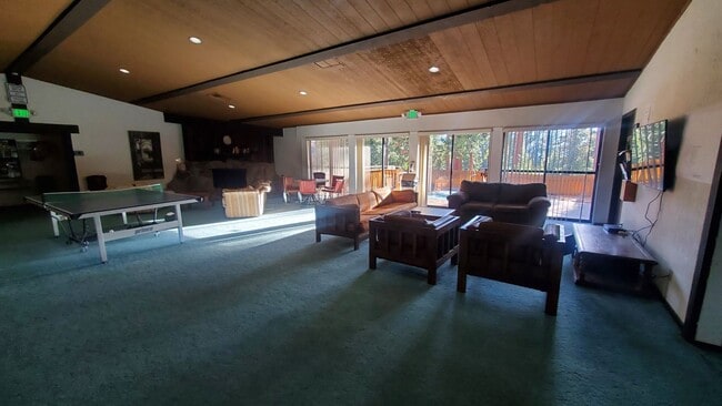 Building Photo - 1 BDRM Kings Run Condo w/ HOA Amenities, V...