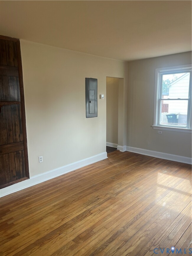 Building Photo - 14211 Bermuda Ave