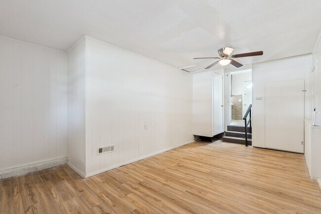 Building Photo - 1412 NE 38th St