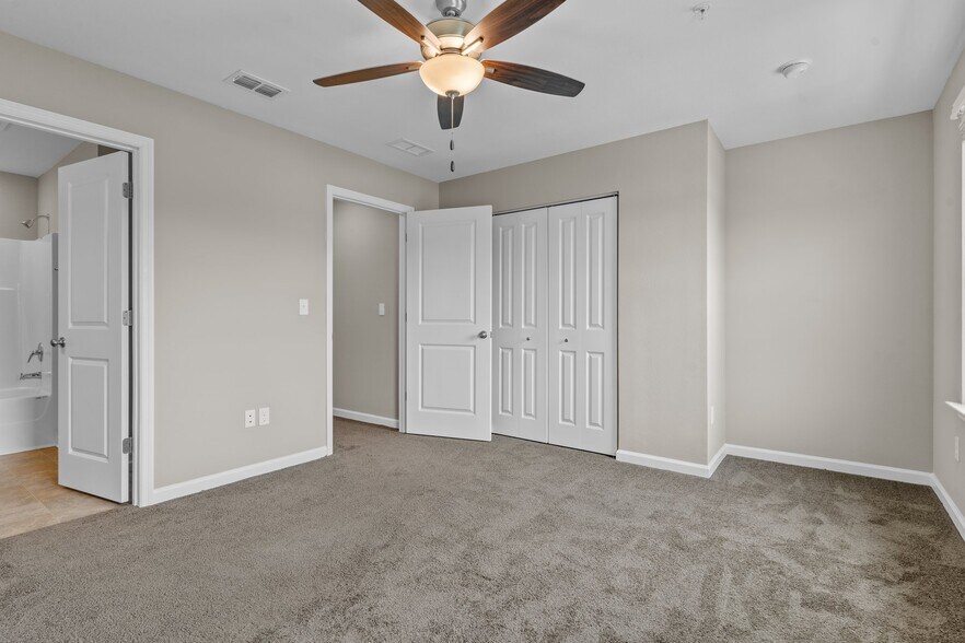 Building Photo - 2217 Del Carmel Way