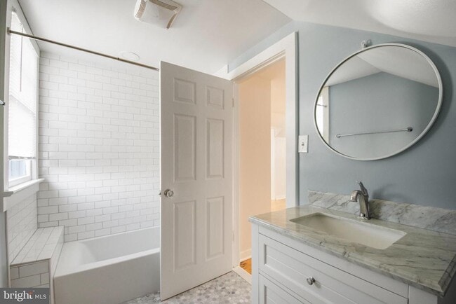 Building Photo - 455 Deale Rd