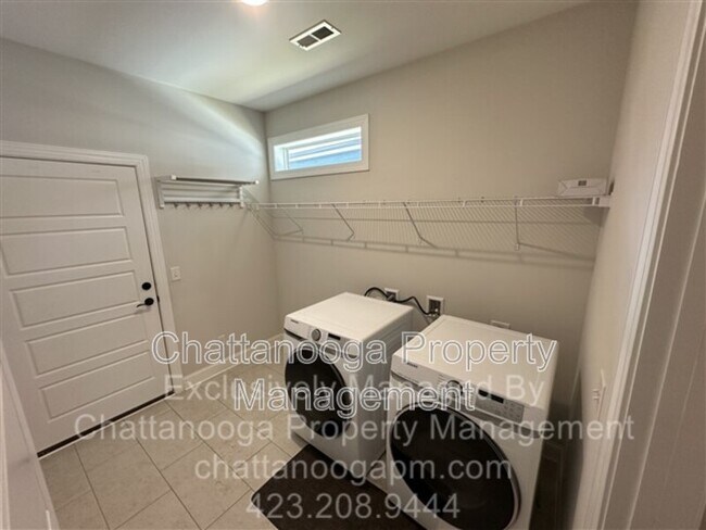 Building Photo - 1526 Bowtie Rd