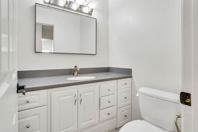 Building Photo - Beautiful single family home in Rancho Penasquitos! Available immediately!