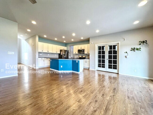 Building Photo - 15675 E 47th Dr
