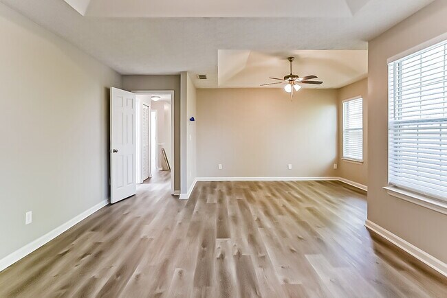 Building Photo - 7144 Springchase Way