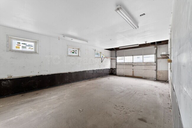 Building Photo - 192 Fairmor Dr