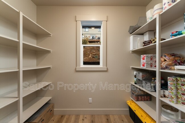Building Photo - 35471 Portland View Dr