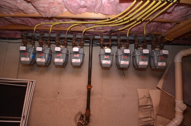 Building Photo - 99 W Wyoming Ave