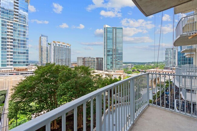Building Photo - 360 Nueces St