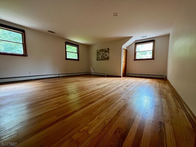 Building Photo - 56 Grandview Pl