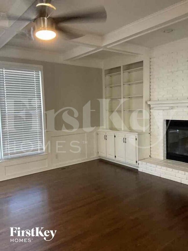 Building Photo - 8533 N Overland Dr