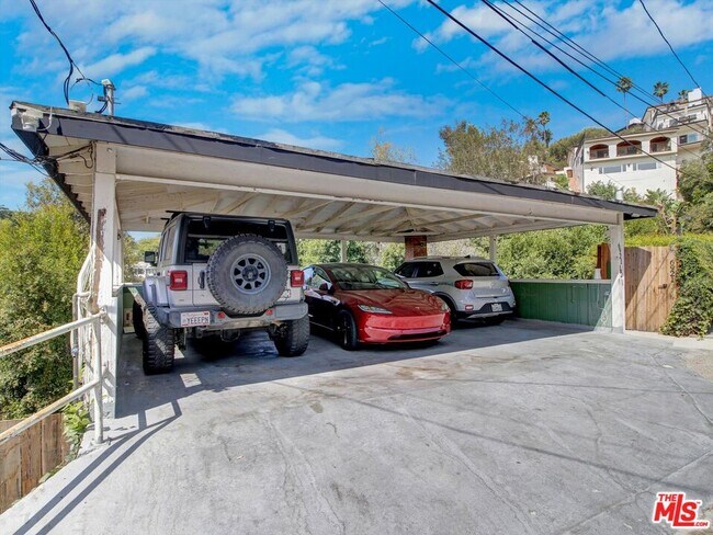Building Photo - 6921 Pso Del Serra