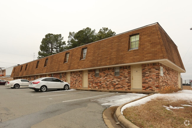 Primary Photo - Crestview Apartments