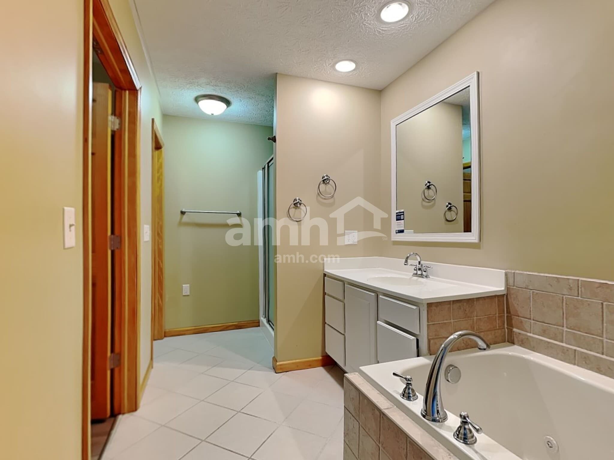 Building Photo - 715 Justin Ct