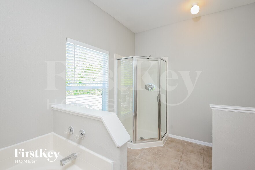 Building Photo - 10663 Fairhaven Way