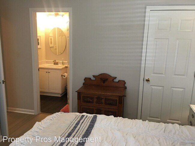 Building Photo - 2 br, 2 bath House - 126 Elders Pond Circle
