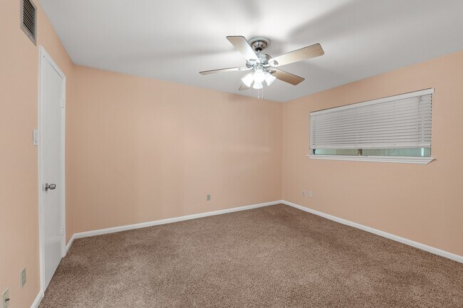 Building Photo - 15575 Marina Dr
