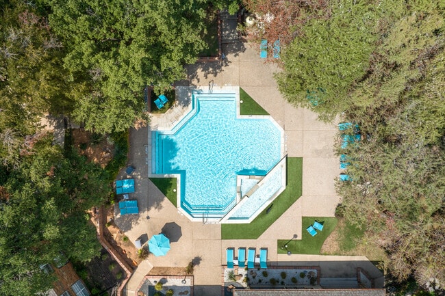 Aerial - The Residence at North Dallas