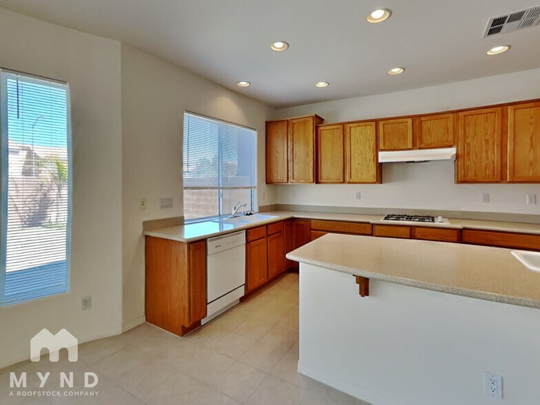 Building Photo - 9456 Bluff Ledge Ave