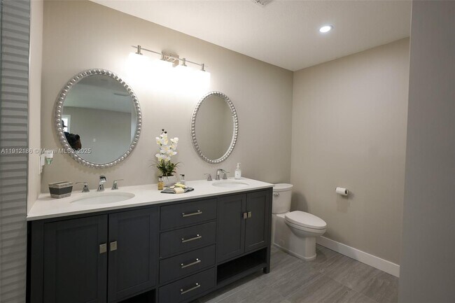 Building Photo - 19450 SW 125th Ave