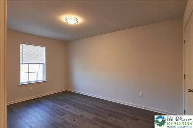 Building Photo - 6639 Stein Way