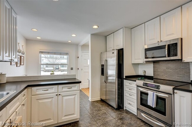 Building Photo - 1460 Cole St