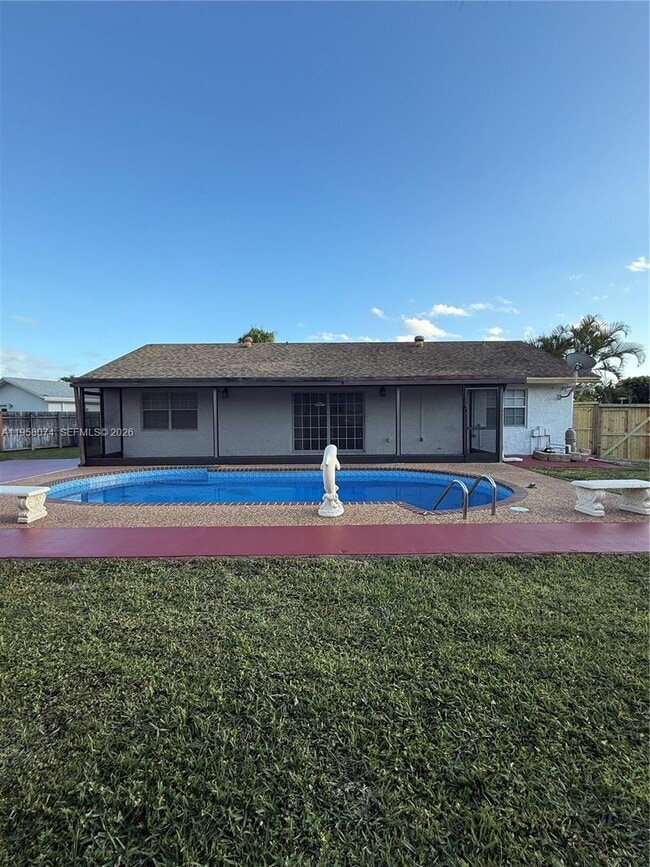 Building Photo - 19253 Carolina Cir