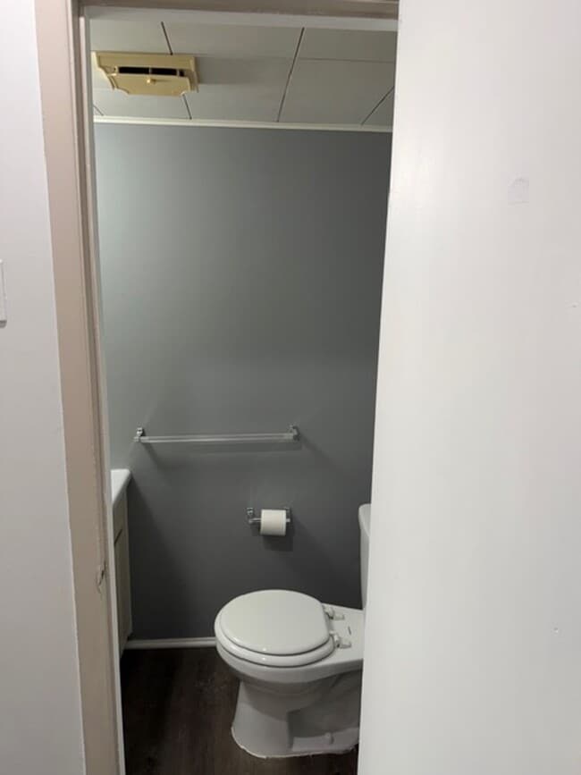 Building Photo - 2 BED - 1.5 BATH CANTON CONDO -----NORTHWIND