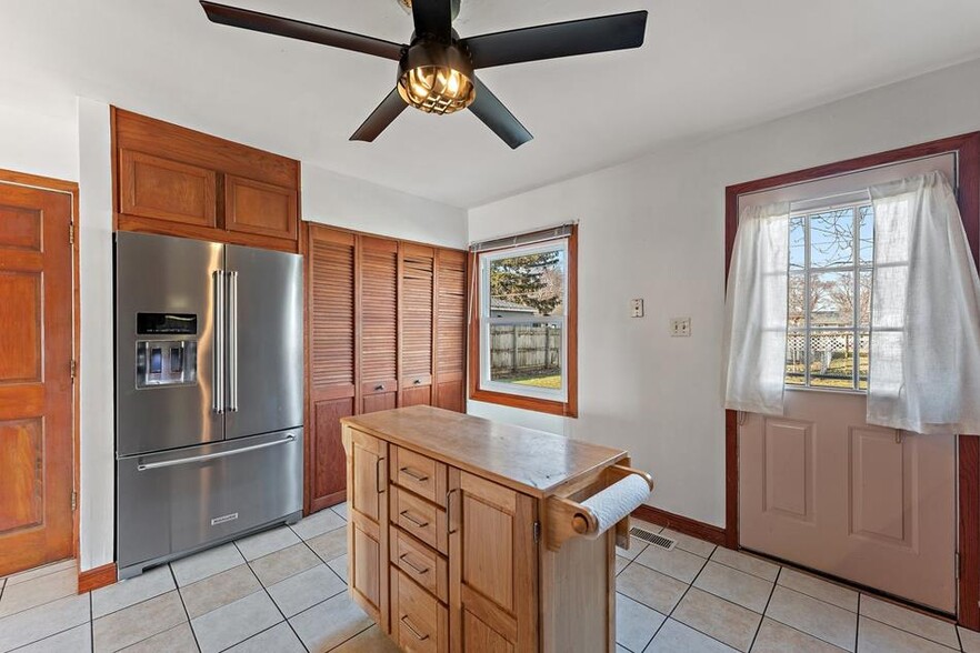 Building Photo - 508 Kenyon Ave