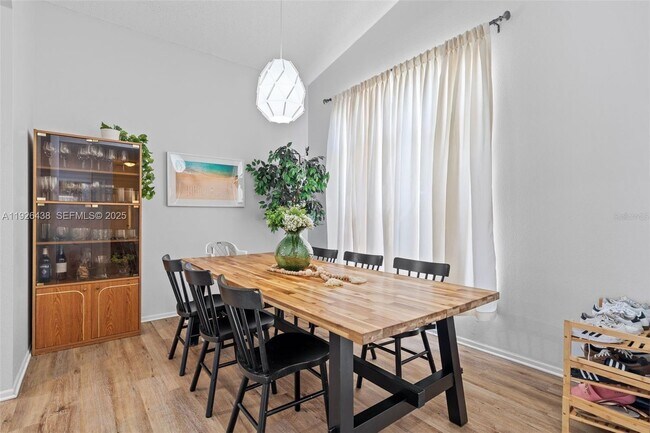 Building Photo - 128 Emeraldview Ave