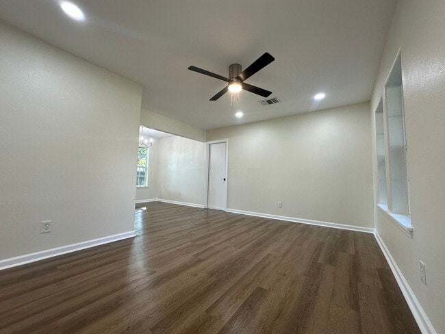 Building Photo - 1517 Bonham Dr