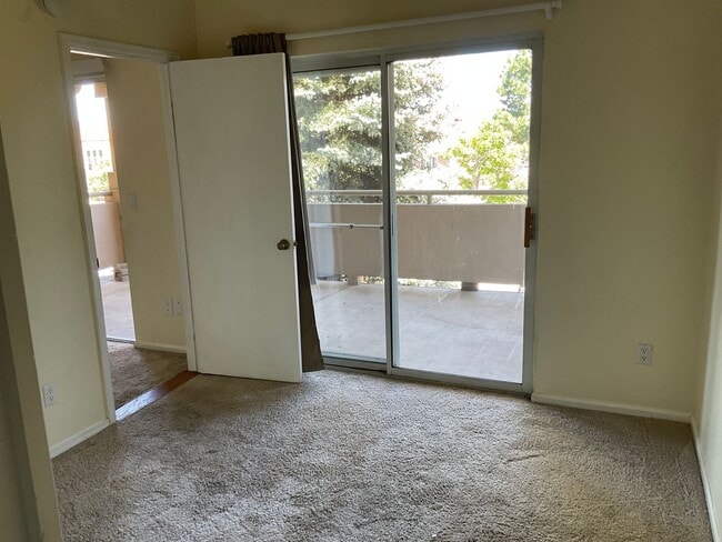 Building Photo - Pre lease !!