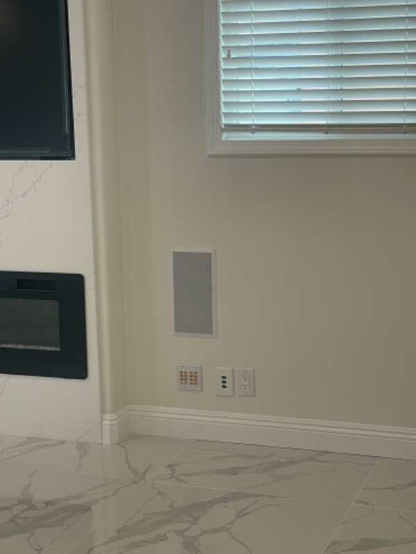 Building Photo - 1521 W Cerritos Ave