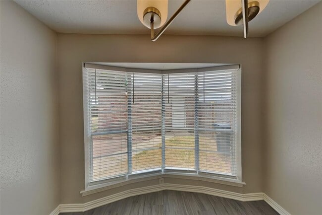 Building Photo - 13627 Montaigne Dr