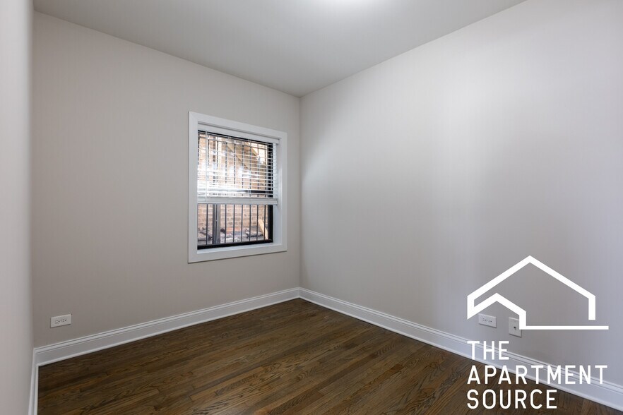 Building Photo - 3407 W Fullerton Ave
